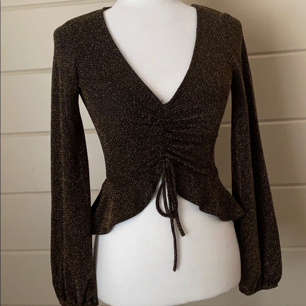 Ruffle Top Size Small - Picture 3 of 8